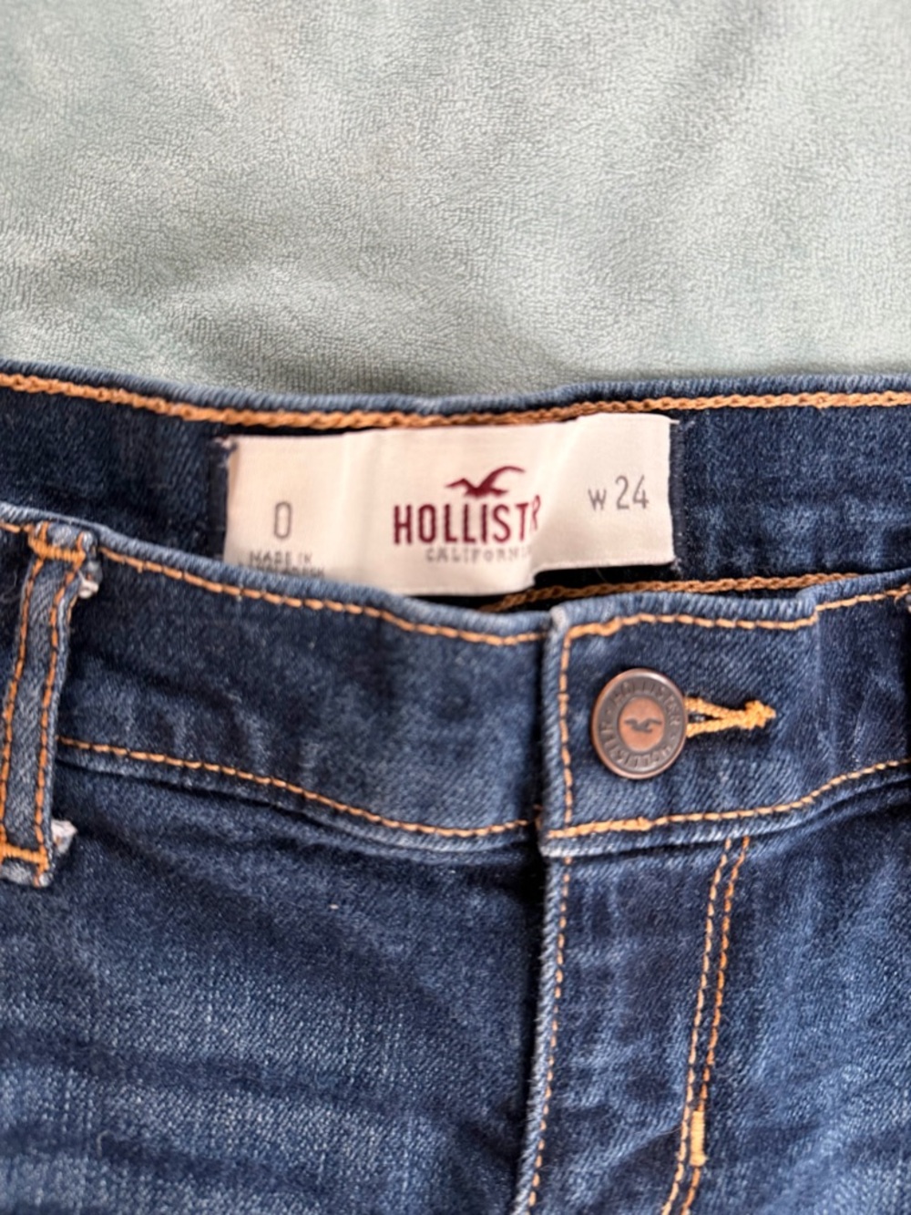 Hollister Dark Blue Denim Roll-Cuff Jean Shorts Size 0 / Waist 24 - Picture 3 of 6
